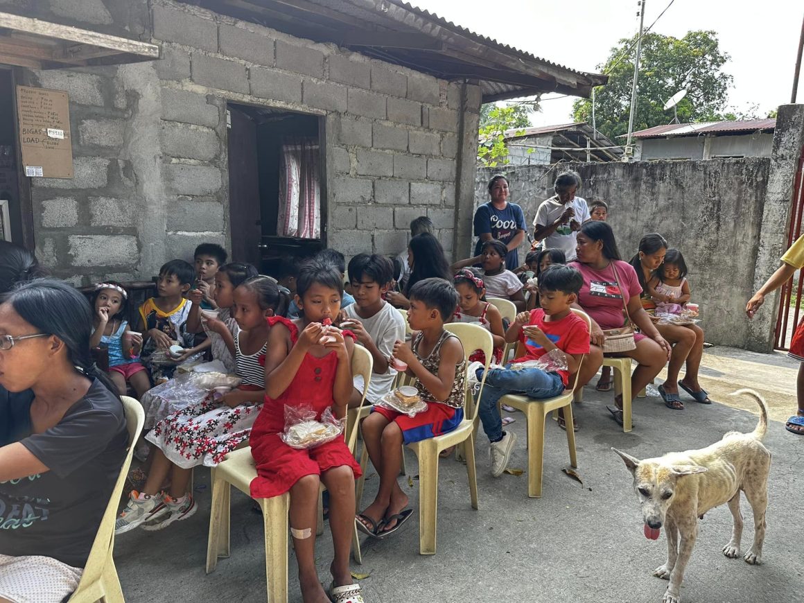 𝐅𝐞𝐞𝐝𝐢𝐧𝐠 𝐦𝐢𝐧𝐢𝐬𝐭𝐫𝐲 𝐚𝐭 𝐁𝐚𝐥𝐚𝐲𝐛𝐚𝐲 𝐂𝐚𝐬𝐭𝐢𝐥𝐥𝐞𝐣𝐨𝐬, 𝐙𝐚𝐦𝐛𝐚𝐥𝐞𝐬, 𝐏𝐡𝐢𝐥𝐢𝐩𝐩𝐢𝐧𝐞𝐬